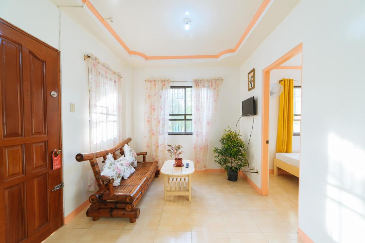 Hotel RedDoorz @ Q Abeto Street Mandurriao Iloilo City Exterior foto