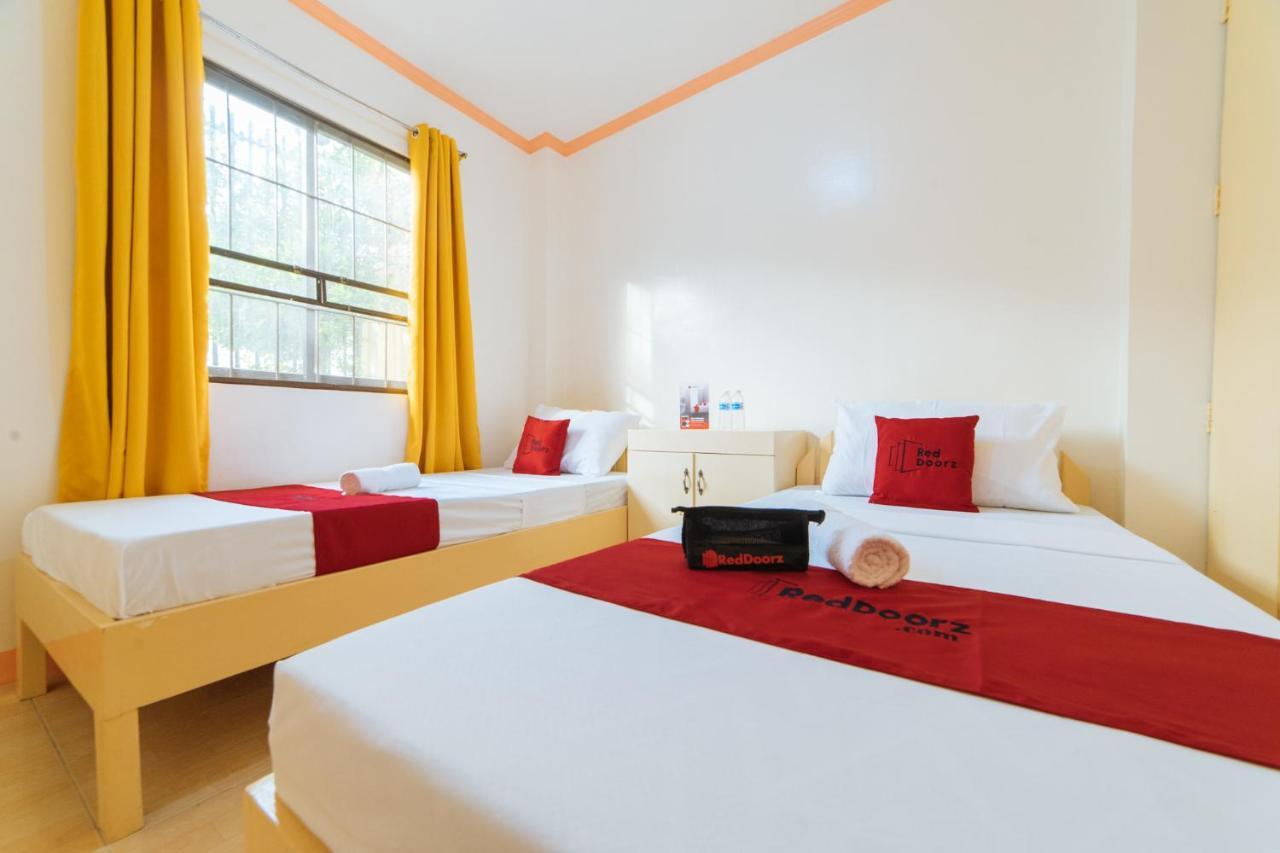 Hotel RedDoorz @ Q Abeto Street Mandurriao Iloilo City Exterior foto