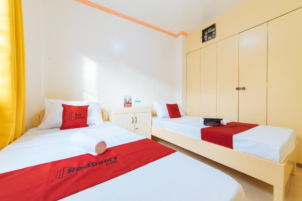 Hotel RedDoorz @ Q Abeto Street Mandurriao Iloilo City Exterior foto